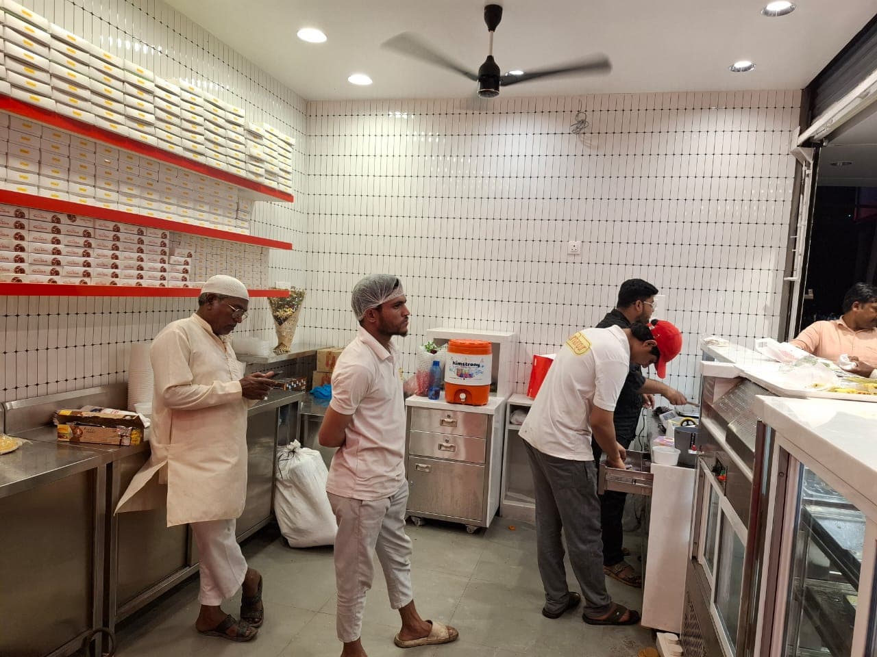 Burhanpur Jalebi & Sweets - Thumbnail 5