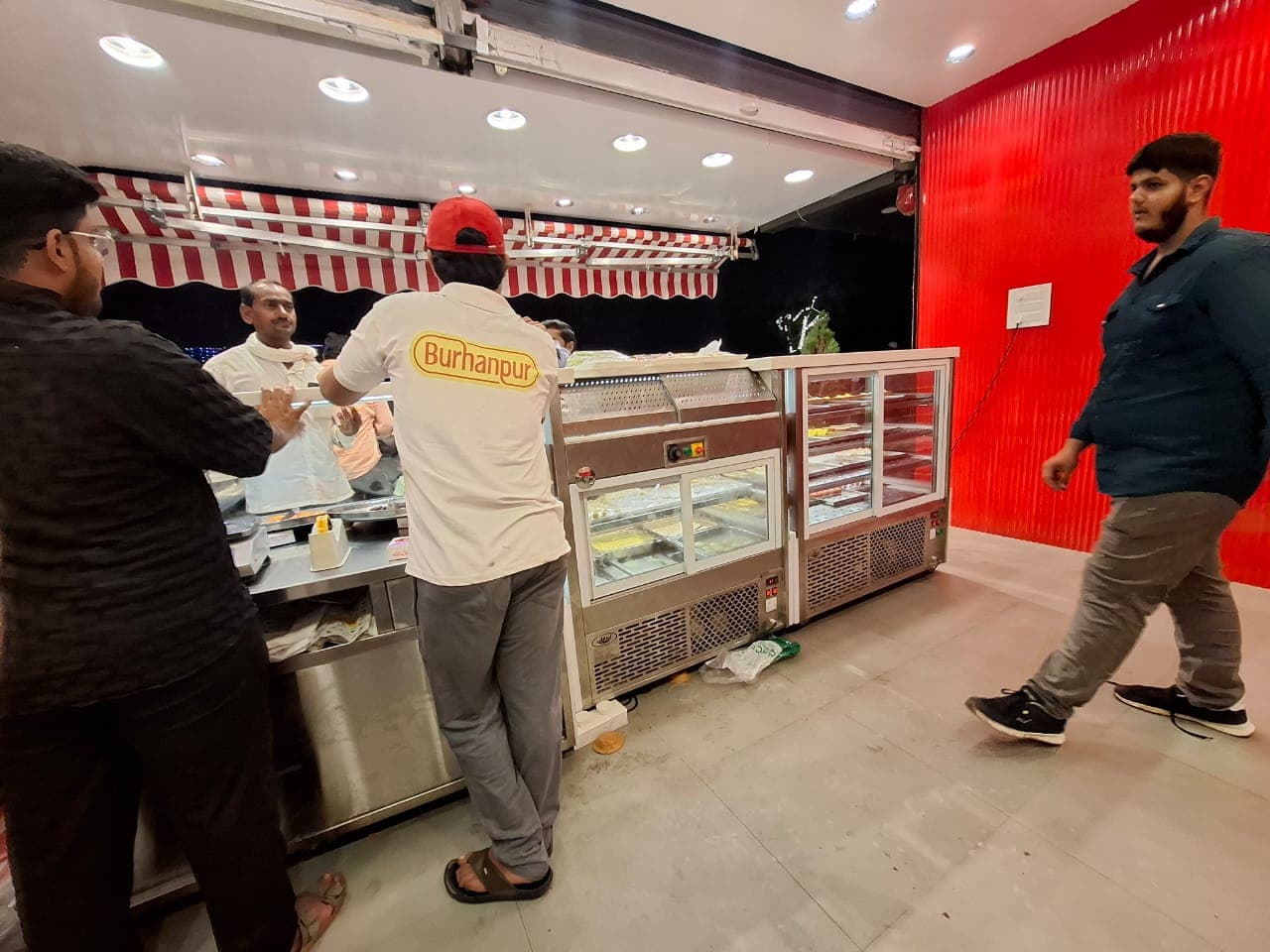 Burhanpur Jalebi & Sweets - Thumbnail 7