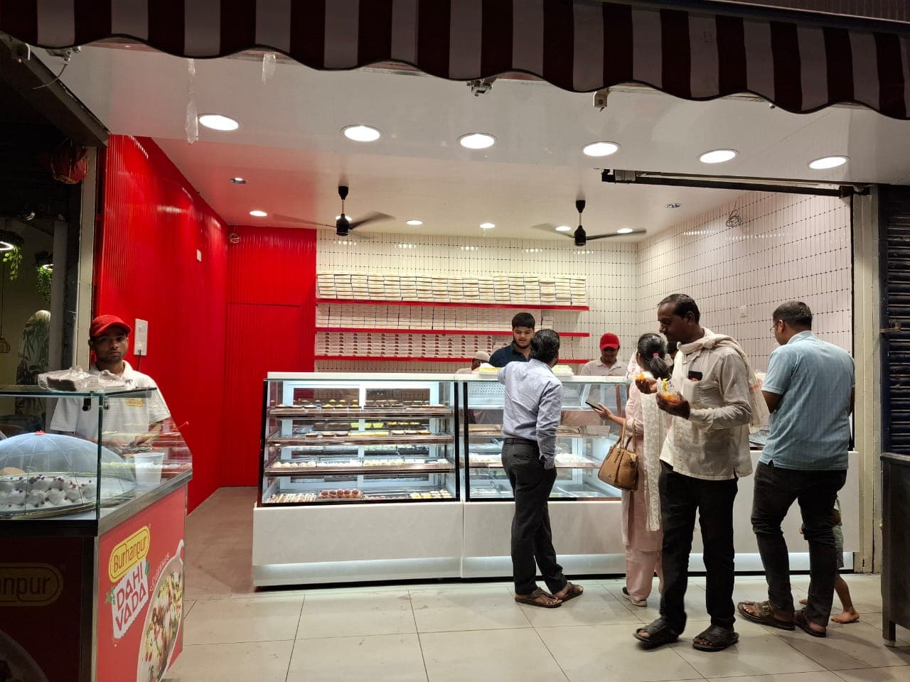 Burhanpur Jalebi & Sweets - Thumbnail 8